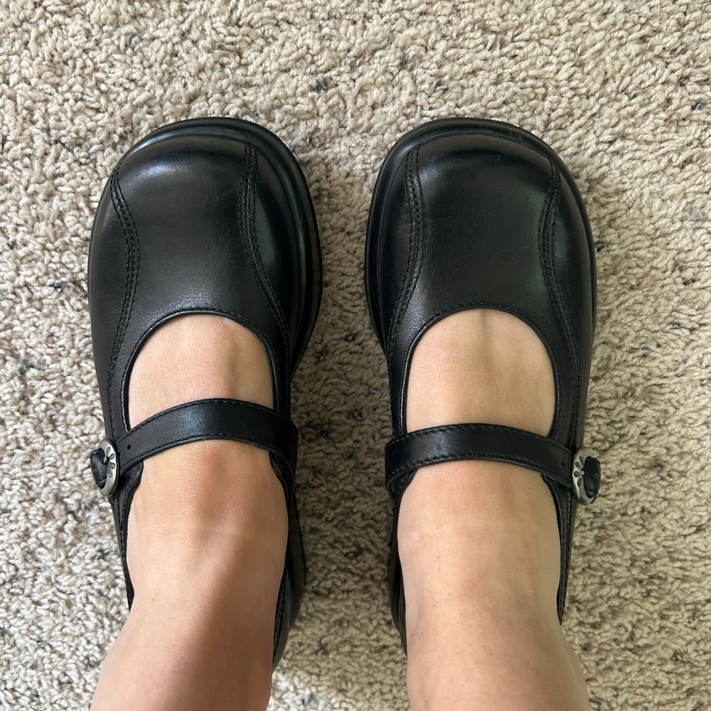SOLD! Vintage DANSKO Black Mary Janes Size 6